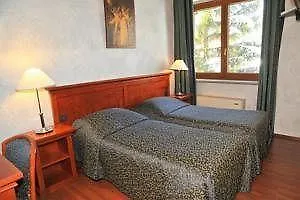 Hotel Clari 3*