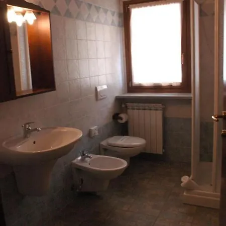Hotel Clari 3*